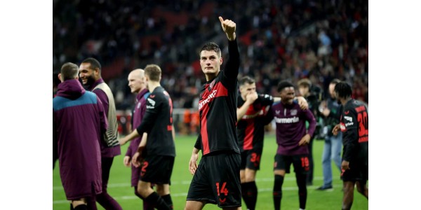 Het shirt glanst, Leverkusens legendarische reis naar de troon in de Bundesliga